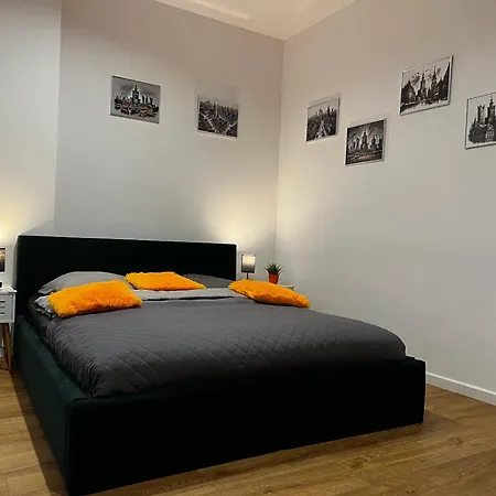 Big City Life - Bliska Wola Tower A Apartment Warsaw
