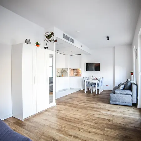 Big City Life - Bliska Wola Tower A Апартаменты